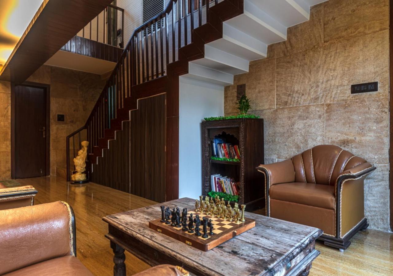 Saffronstays Urja, Lonavala - Private Villa With 2 Pools, Spa Room, Private Elevator & Waterfall Exterior foto